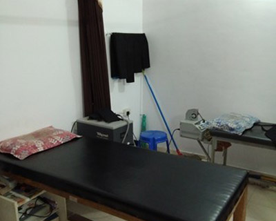 Lumbar & cervical traction treatment In Gandhinagar
